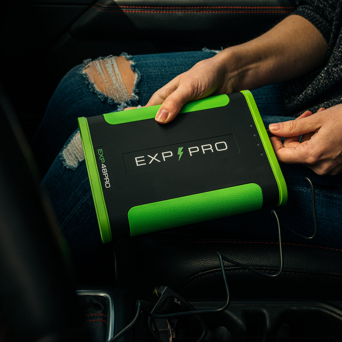 EXP48PRO_Charging_in_DC_Car_Po